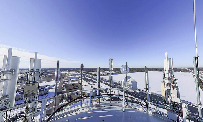 a5647f_a9b6f0ae283f48bf971309821229e084_mv2